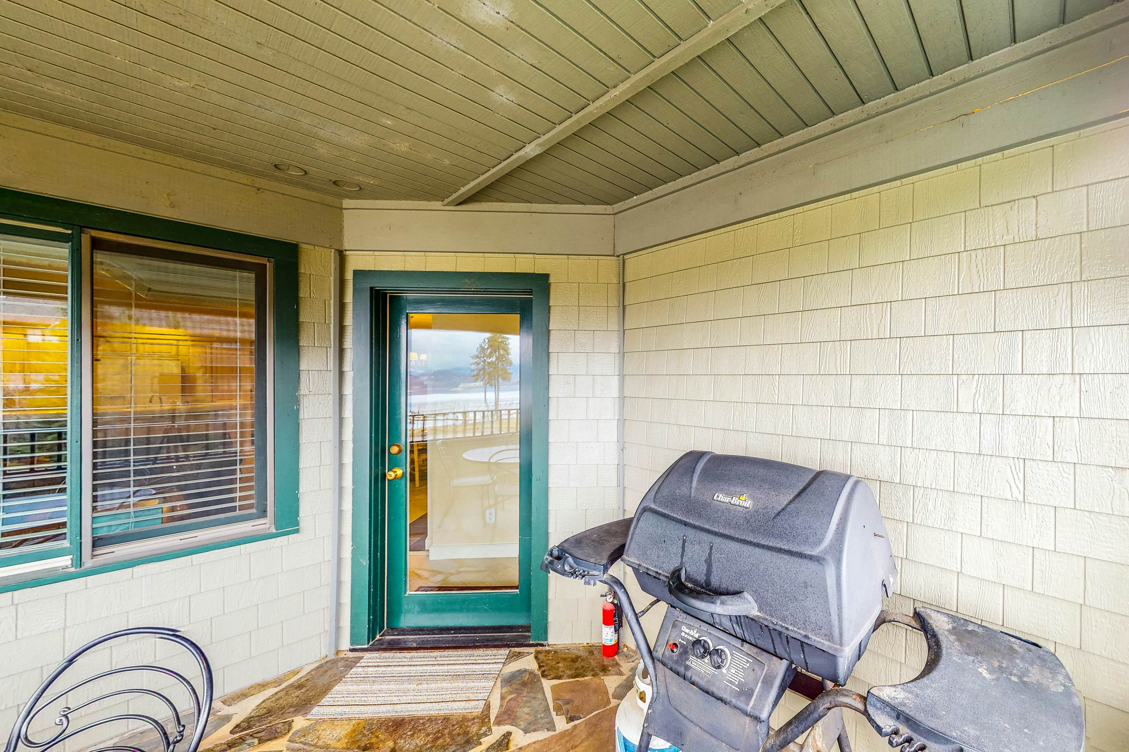 Mountain Lake Getaway