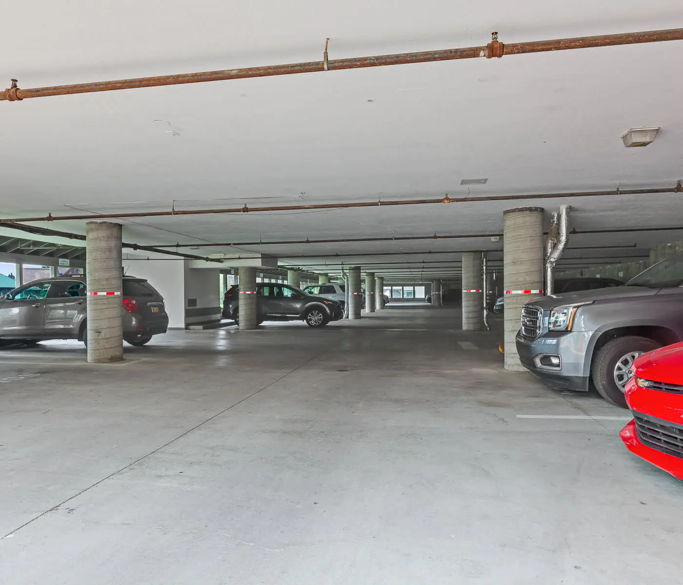 Lakefront Condo: Balcony, Views & Beach Access!