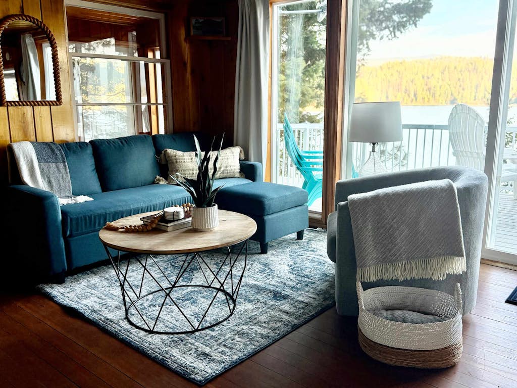 Northwest cabin retreat with gorgeous lake views