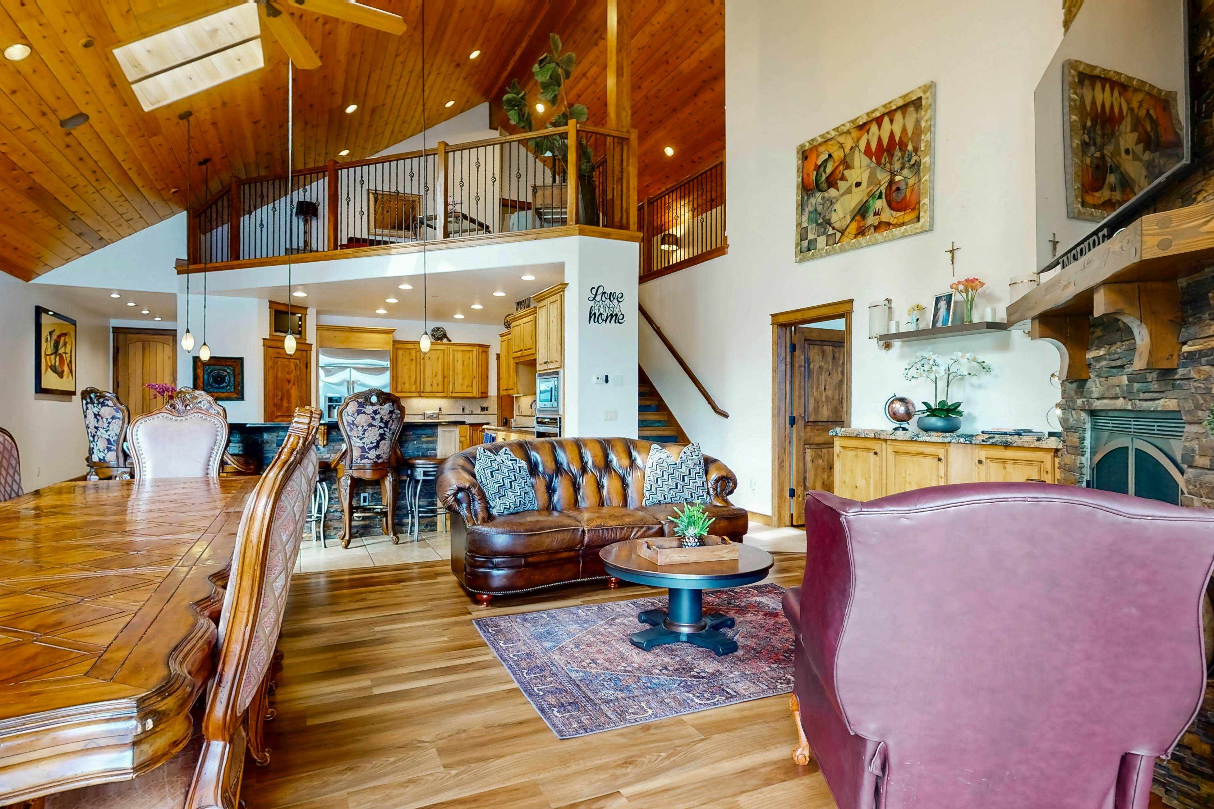 Lakeside Home With Hot Tub