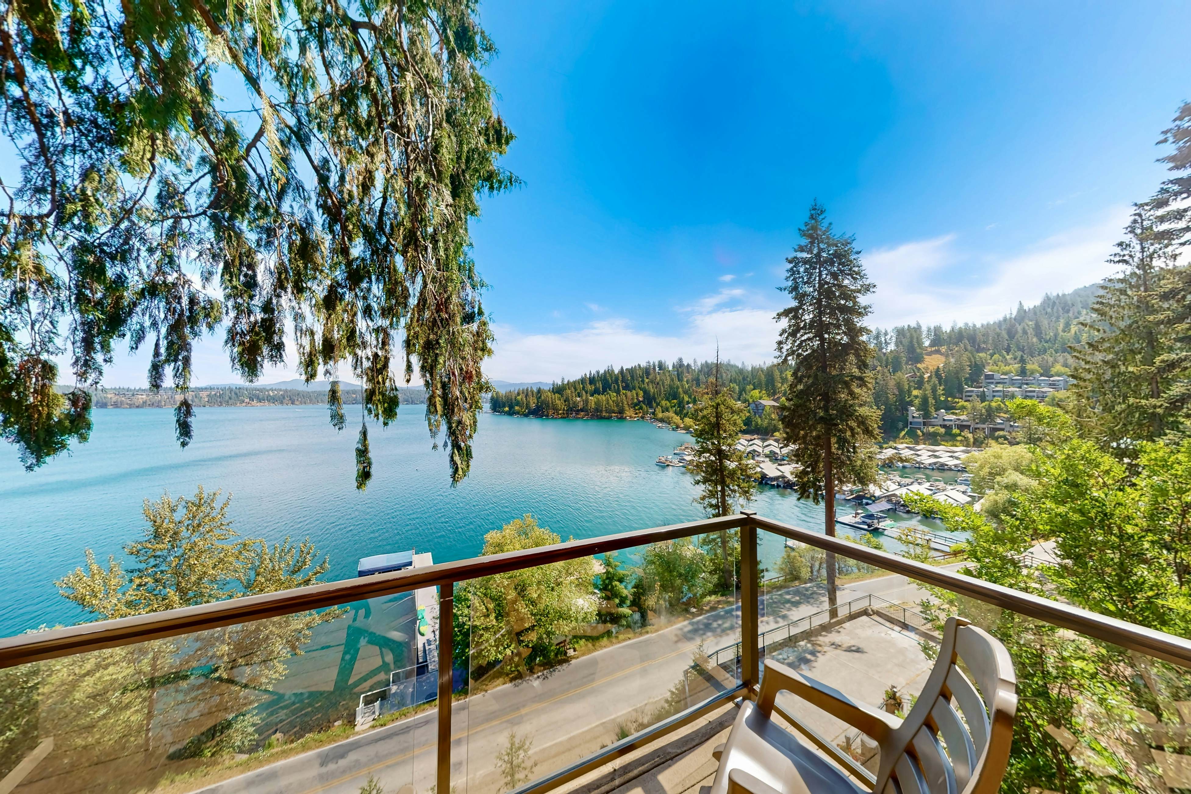 Lakeside Home With Hot Tub
