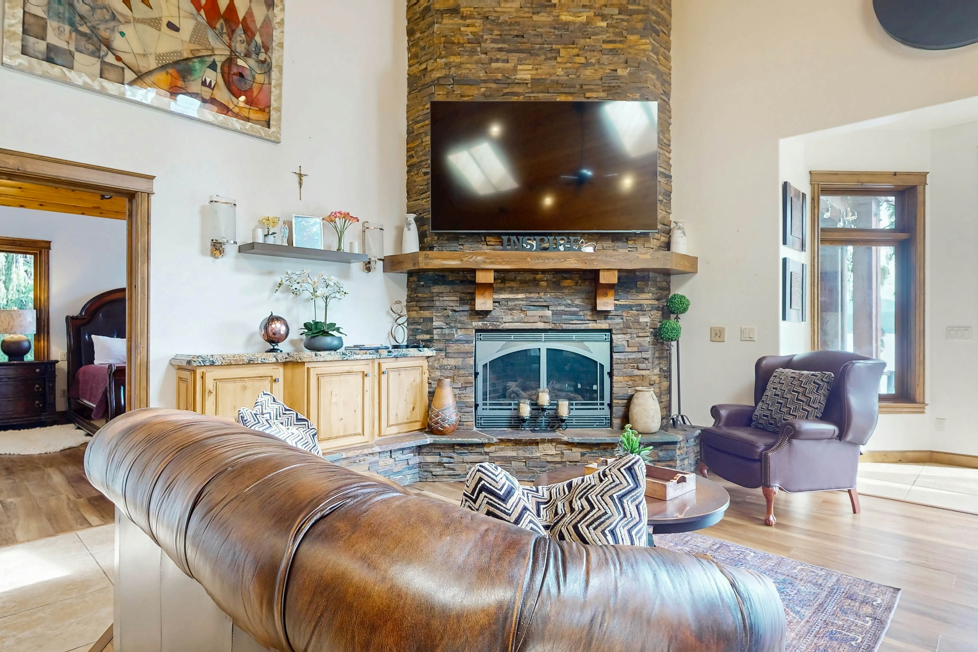 Lakeside Home With Hot Tub