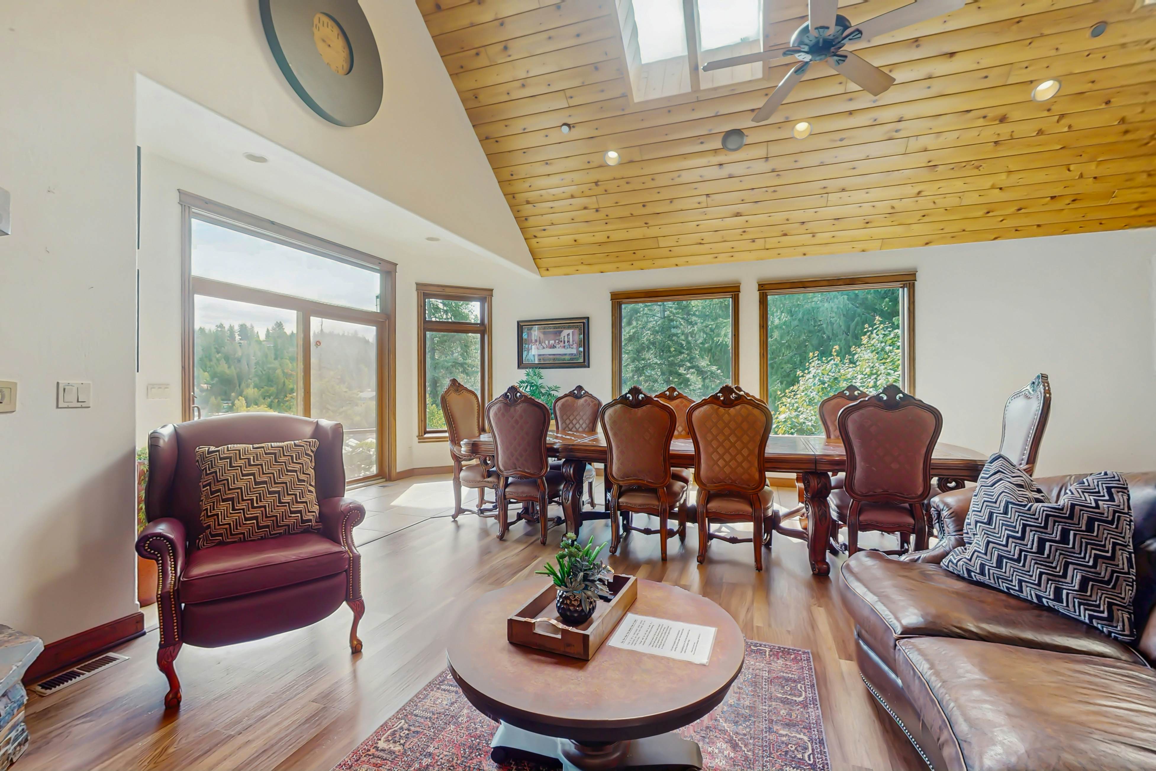 Lakeside Home With Hot Tub