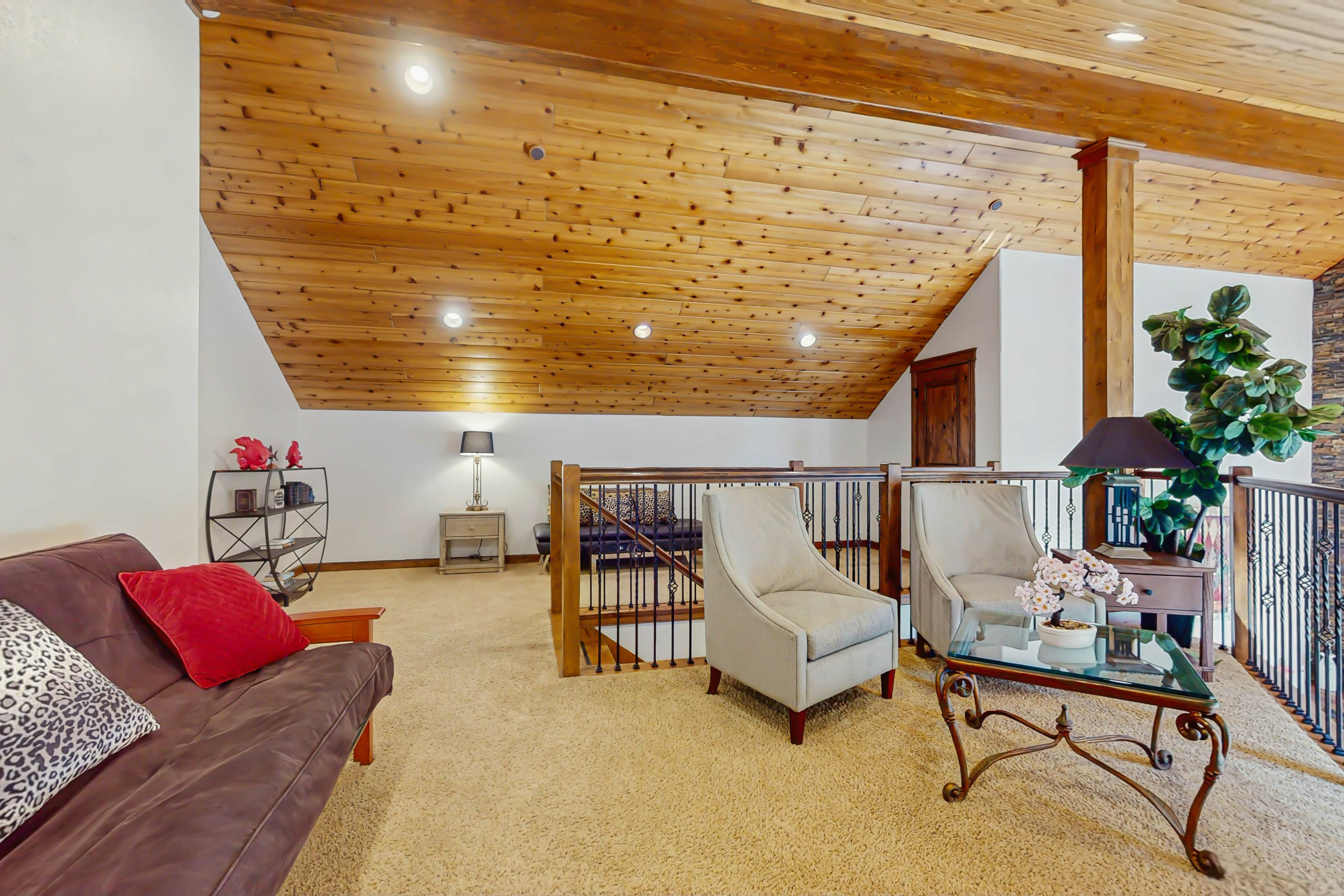 Lakeside Home With Hot Tub