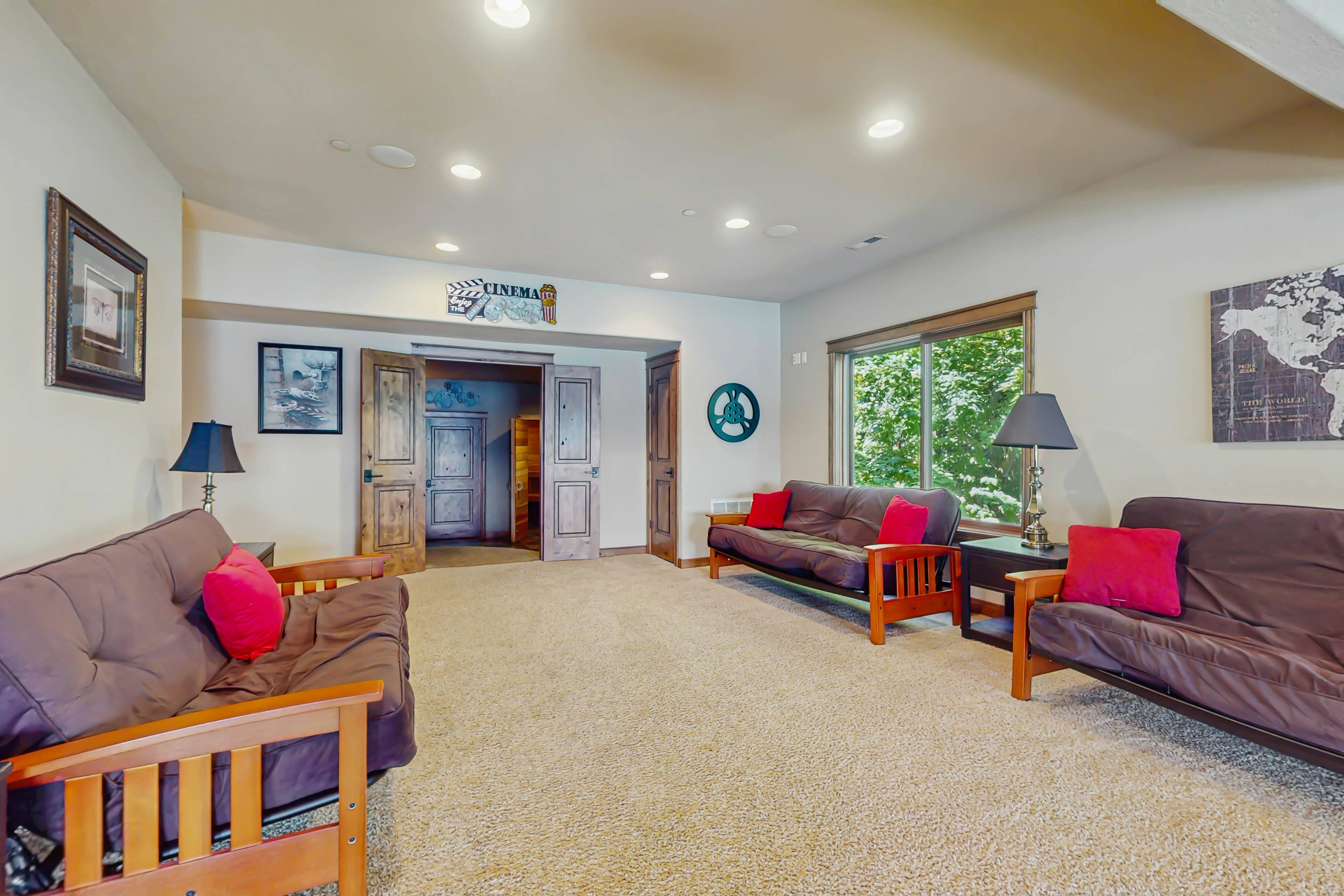 Lakeside Home With Hot Tub