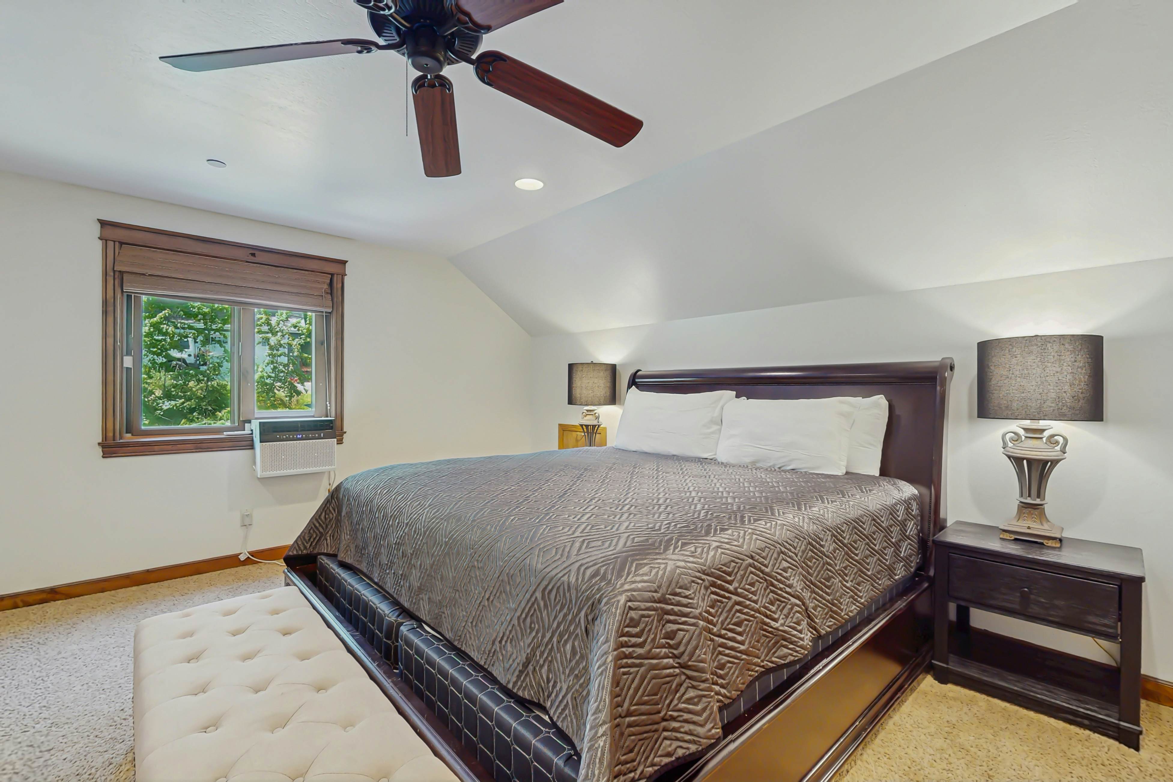 Lakeside Home With Hot Tub