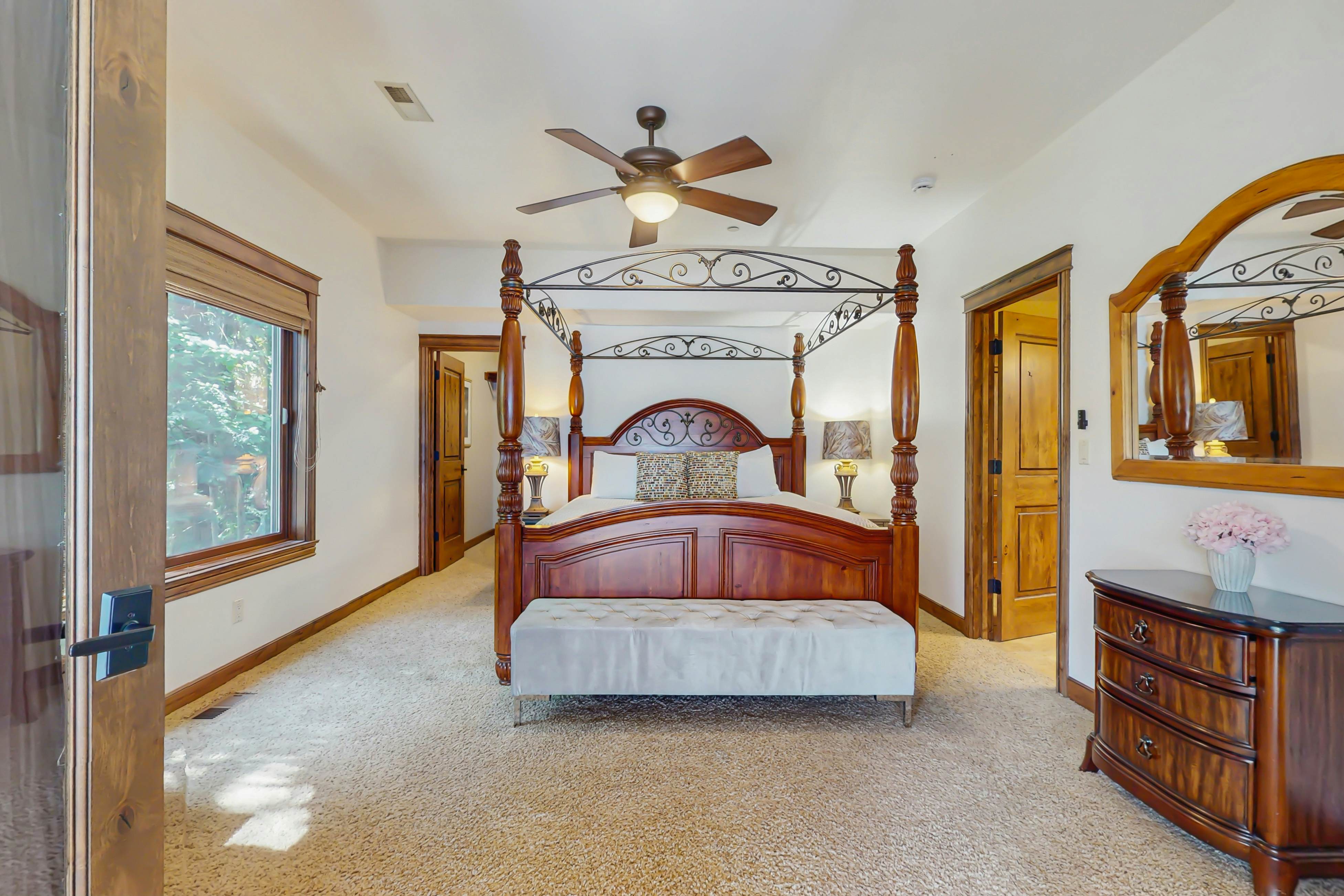 Lakeside Home With Hot Tub
