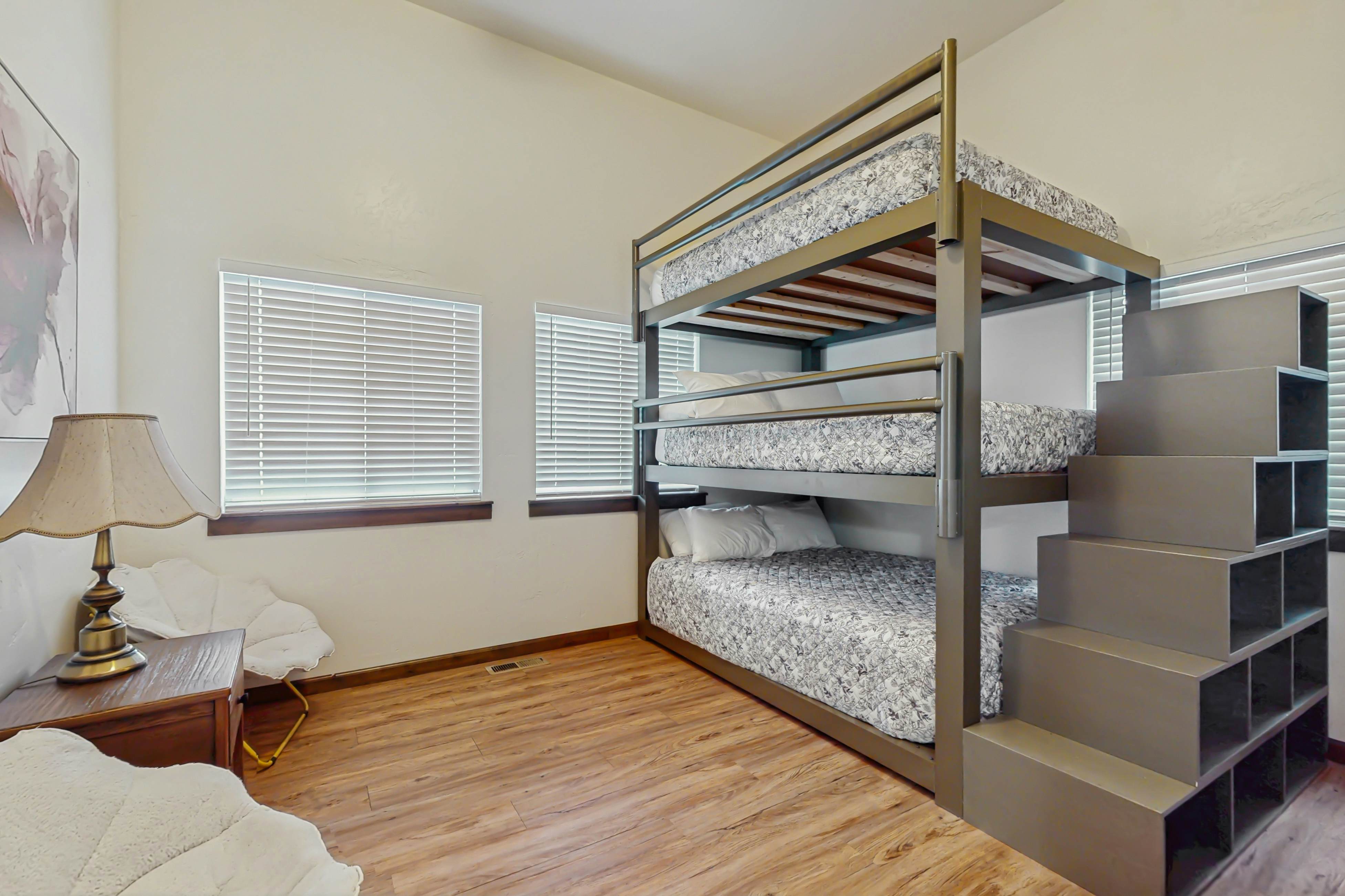 Lakeside Home With Hot Tub