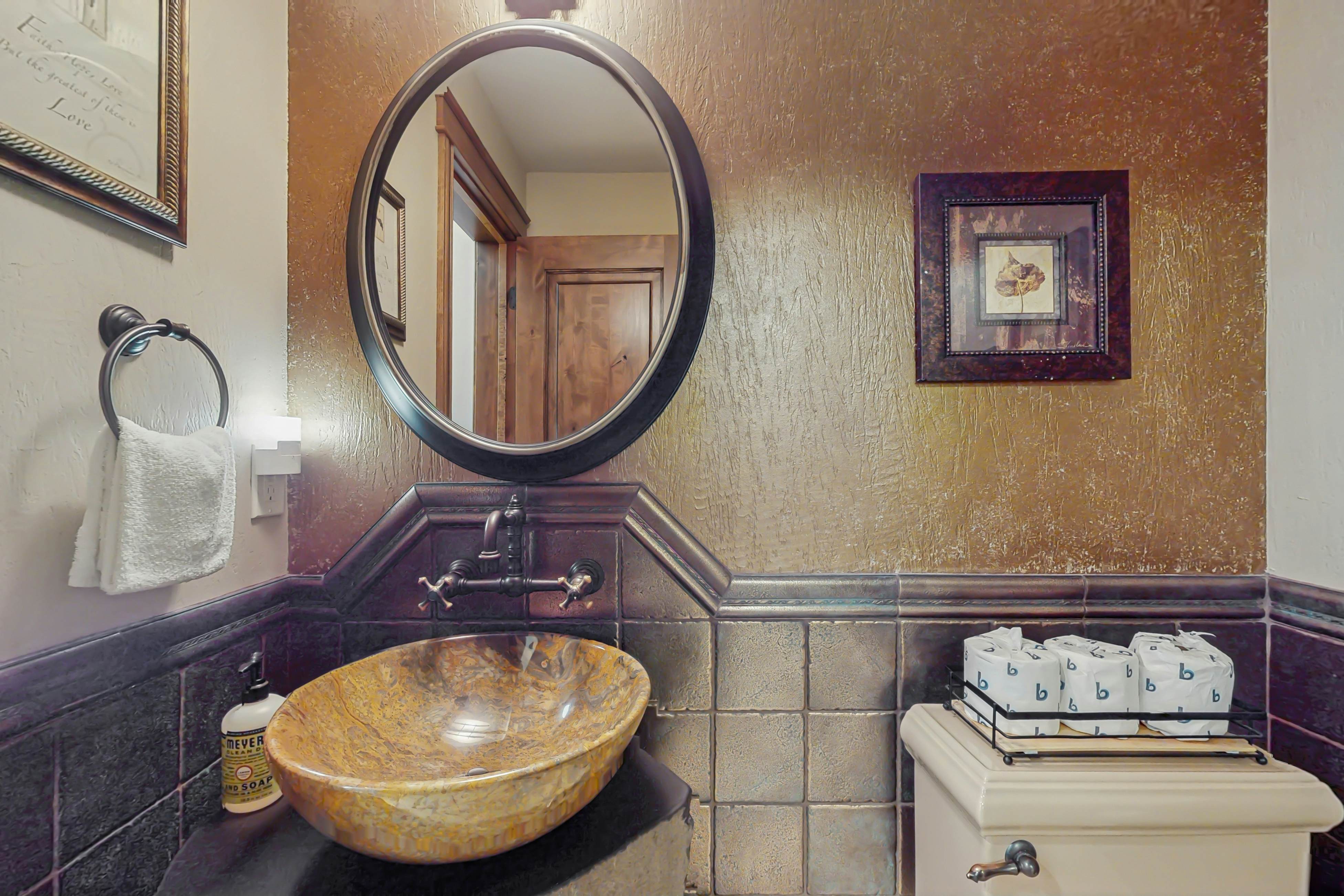 Lakeside Home With Hot Tub