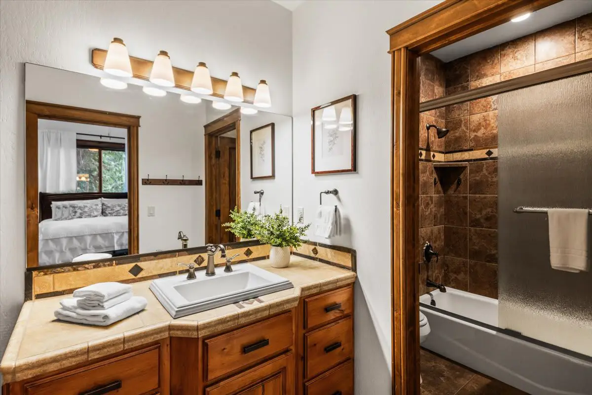 DeJa View - Entire Home