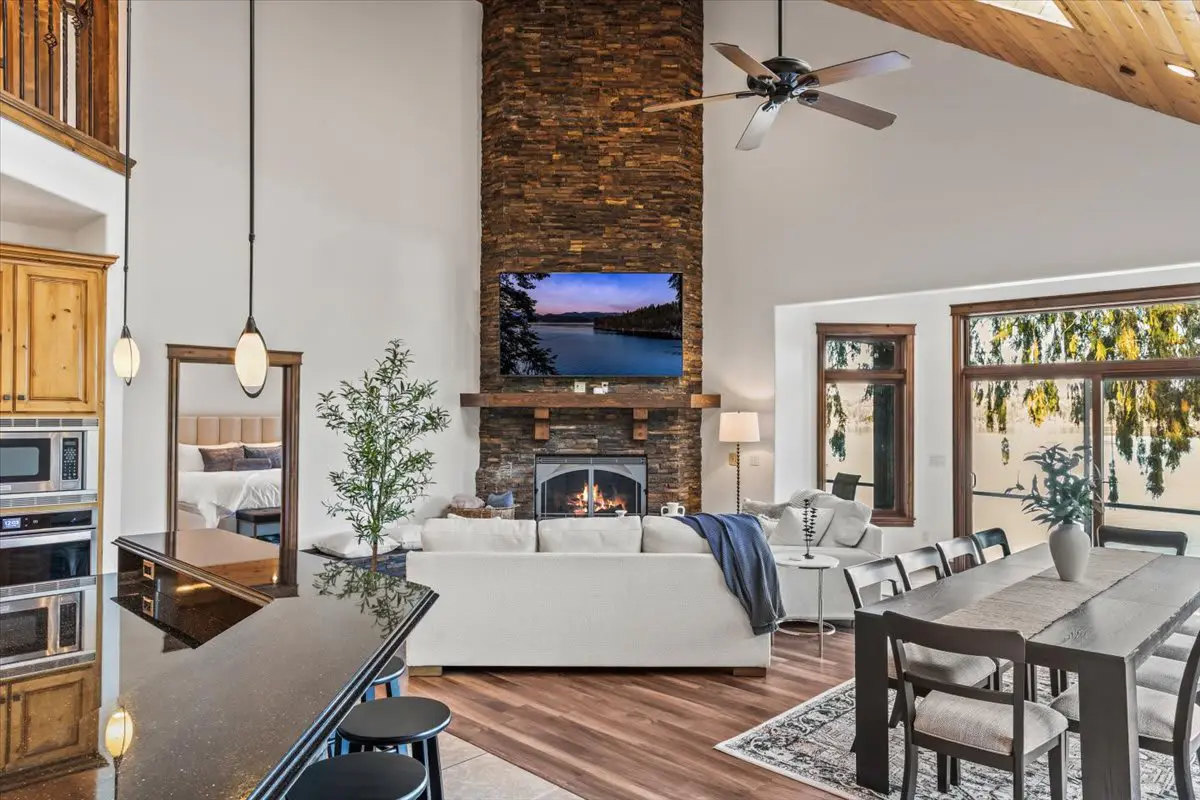 DeJa View - Entire Home