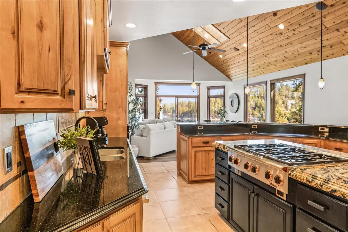 DeJa View - Entire Home