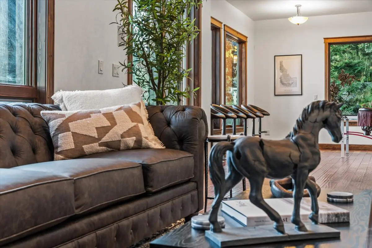 DeJa View - Entire Home