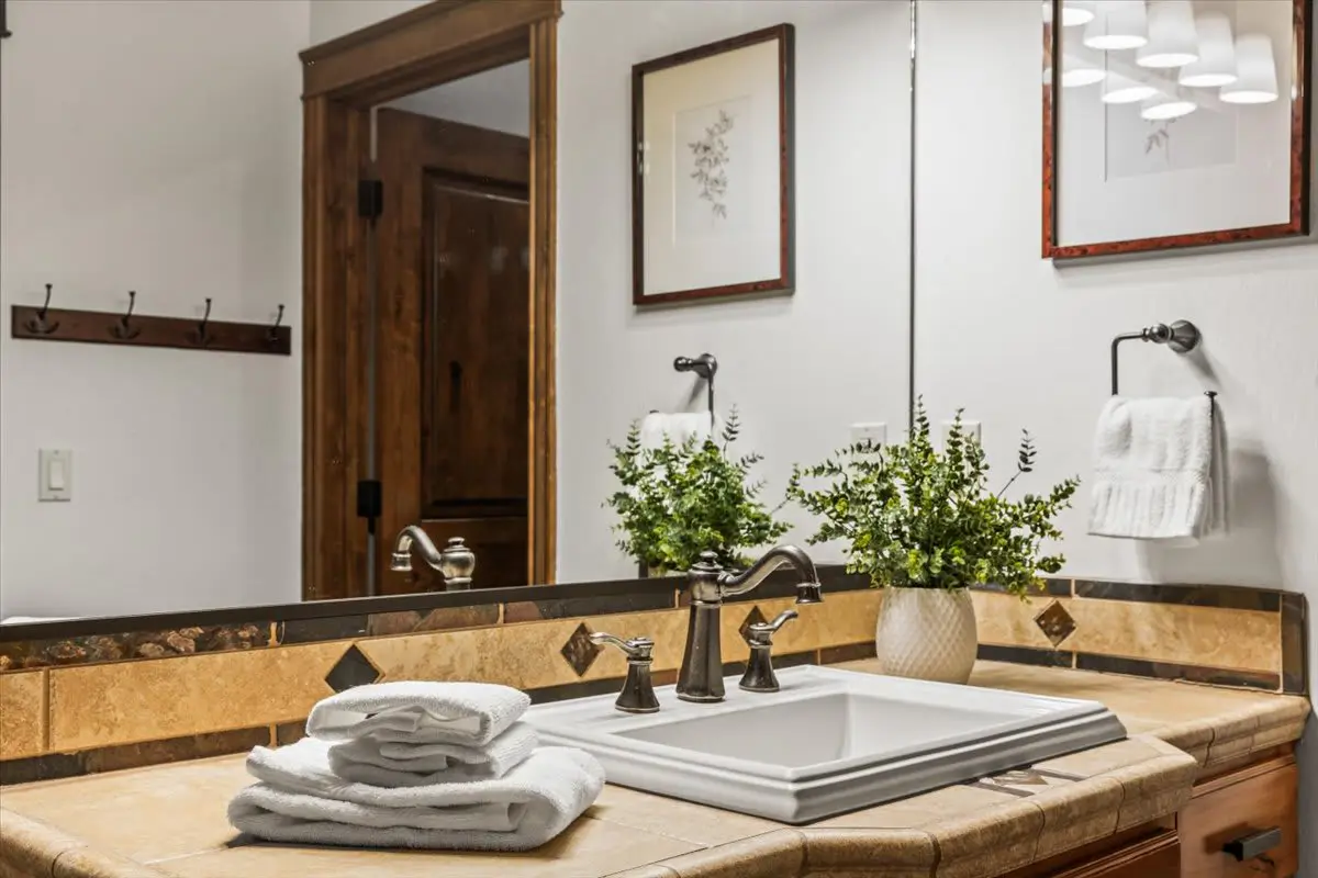 DeJa View - Entire Home