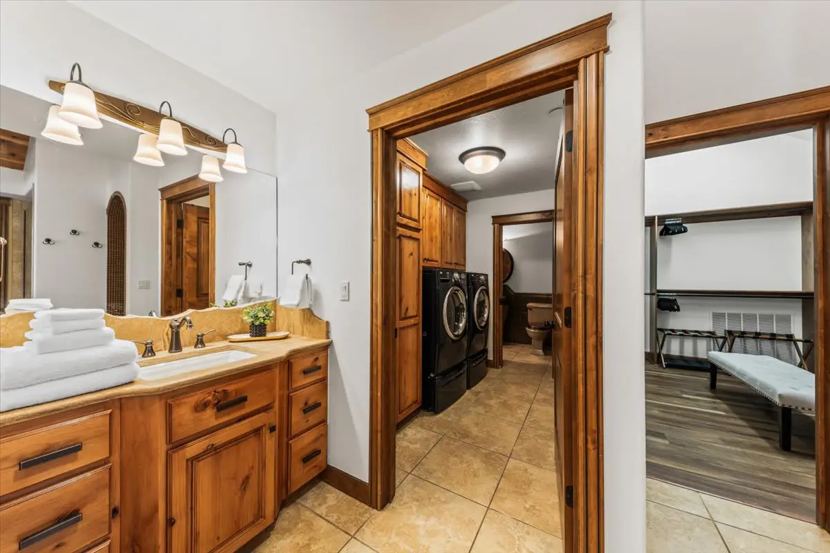 DeJa View - Entire Home