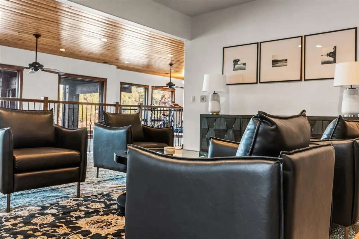 DeJa View - Entire Home