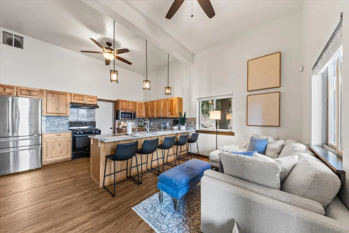 DeJa View - Entire Home