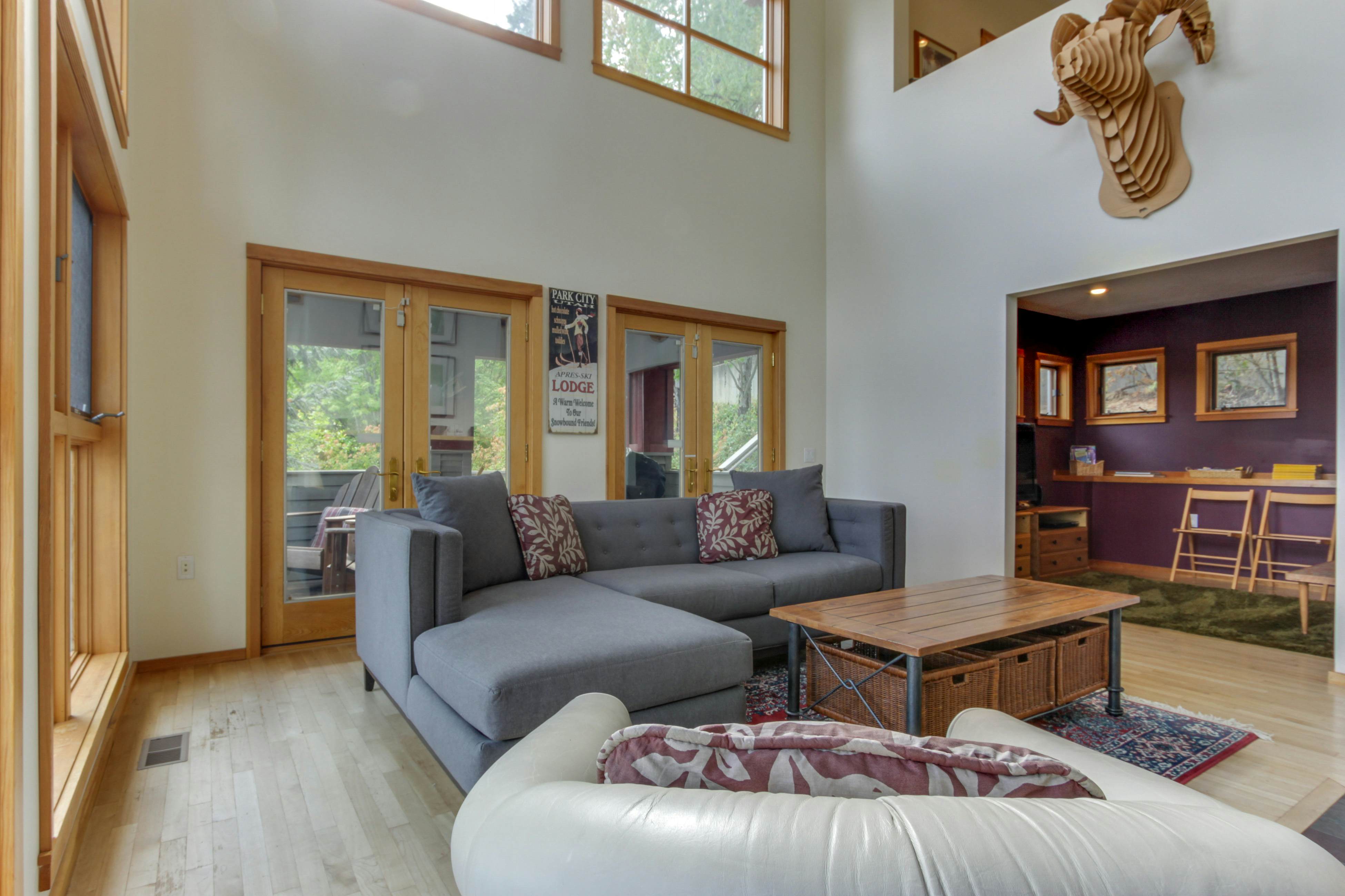 Gorgeous Lakefront Retreat