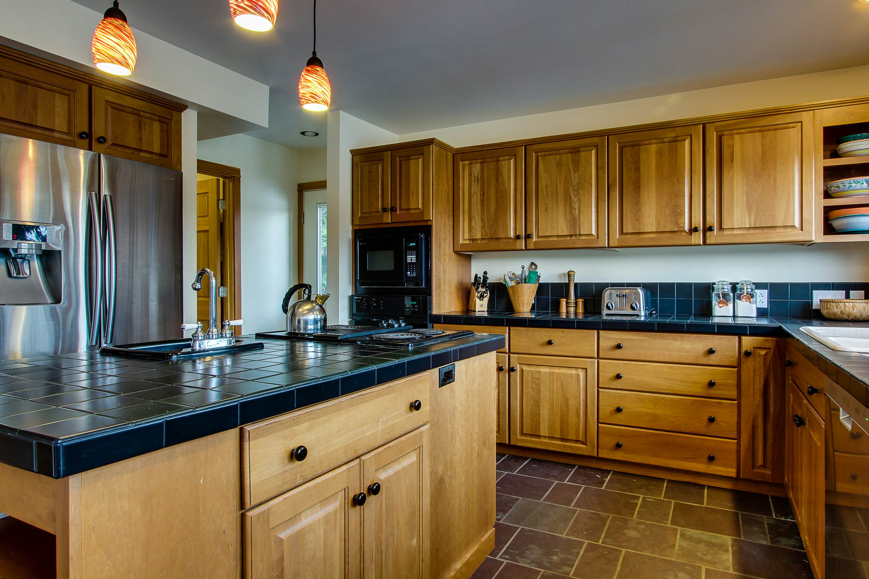 Gorgeous Lakefront Retreat