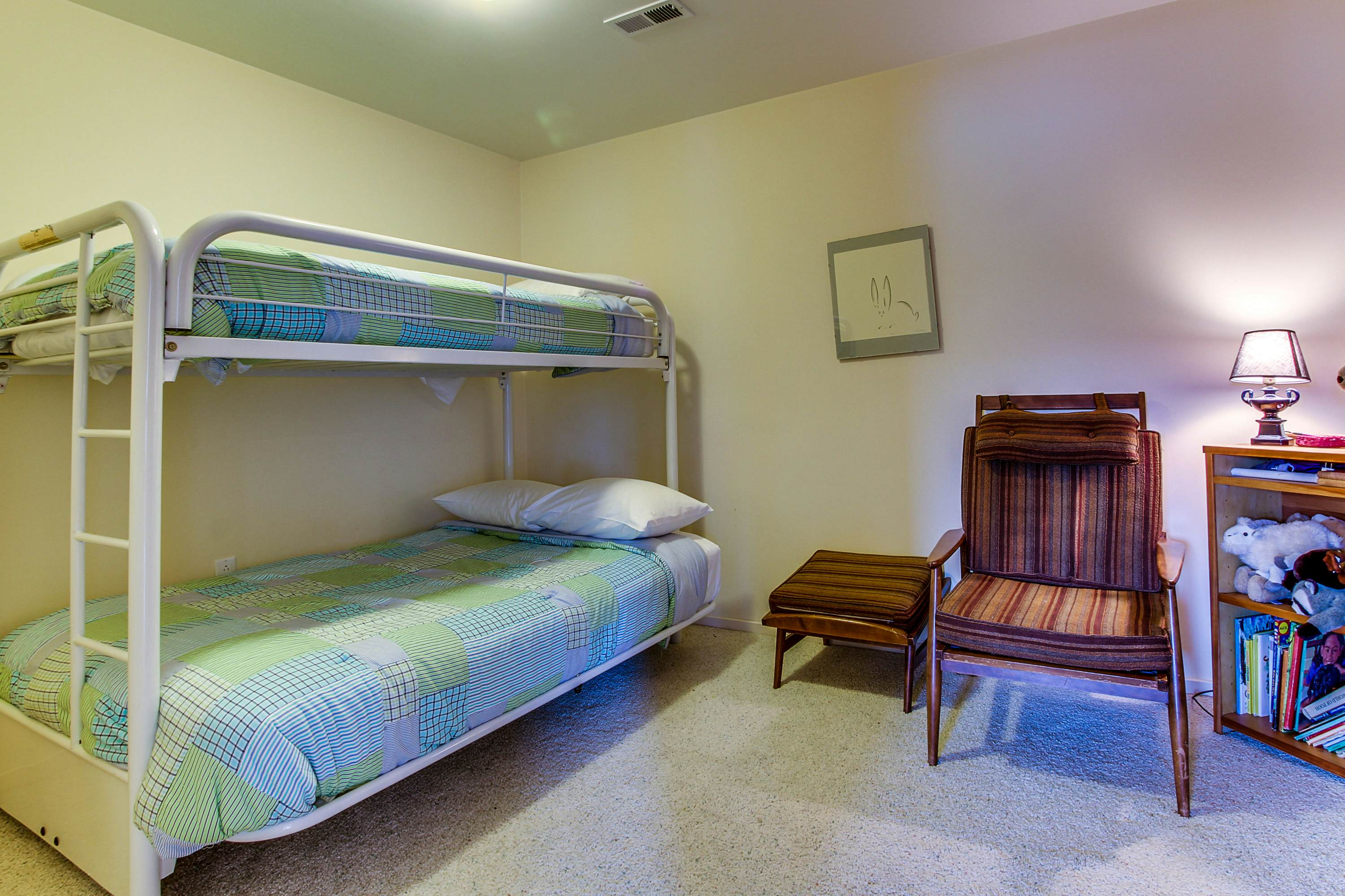 Gorgeous Lakefront Retreat