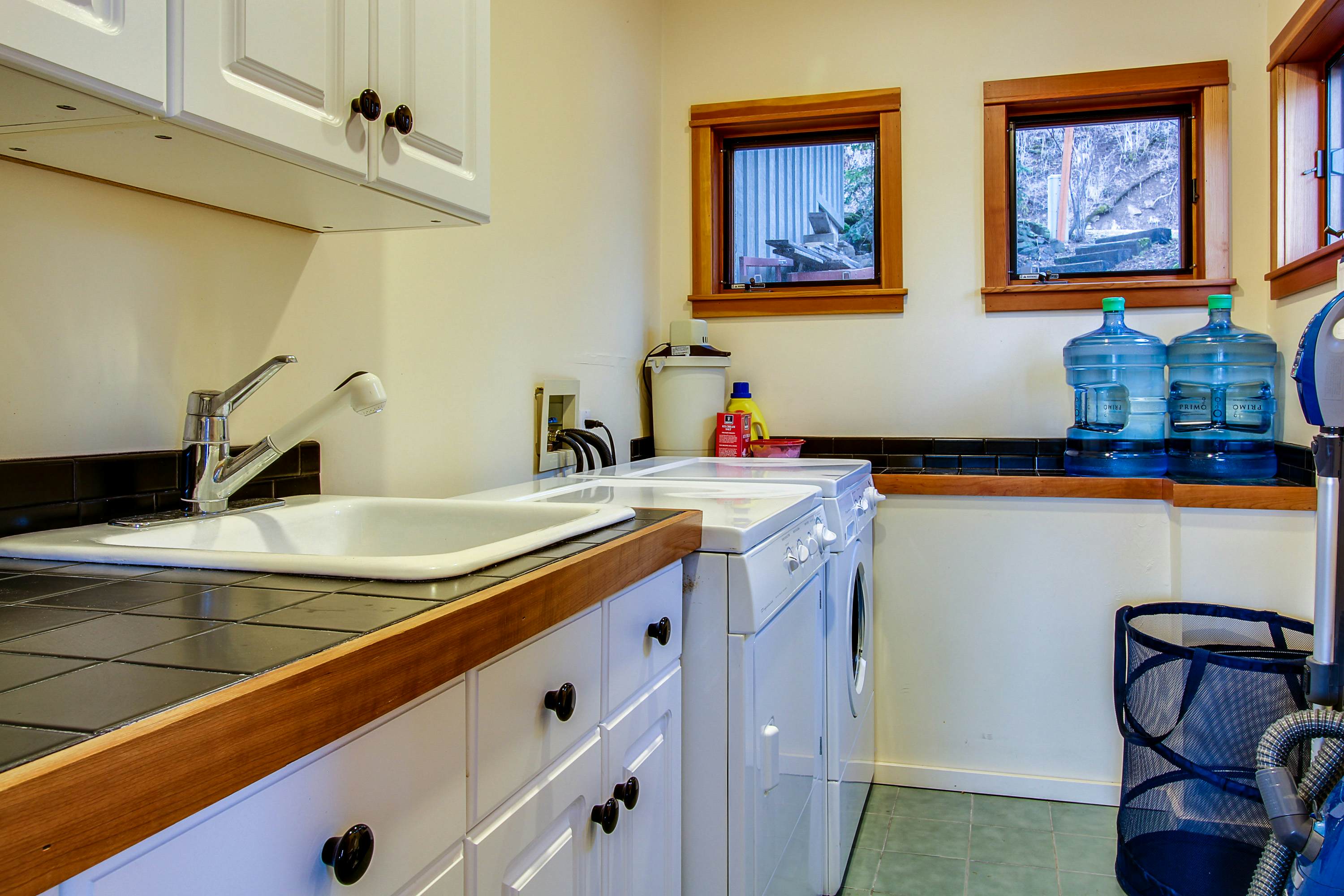 Gorgeous Lakefront Retreat