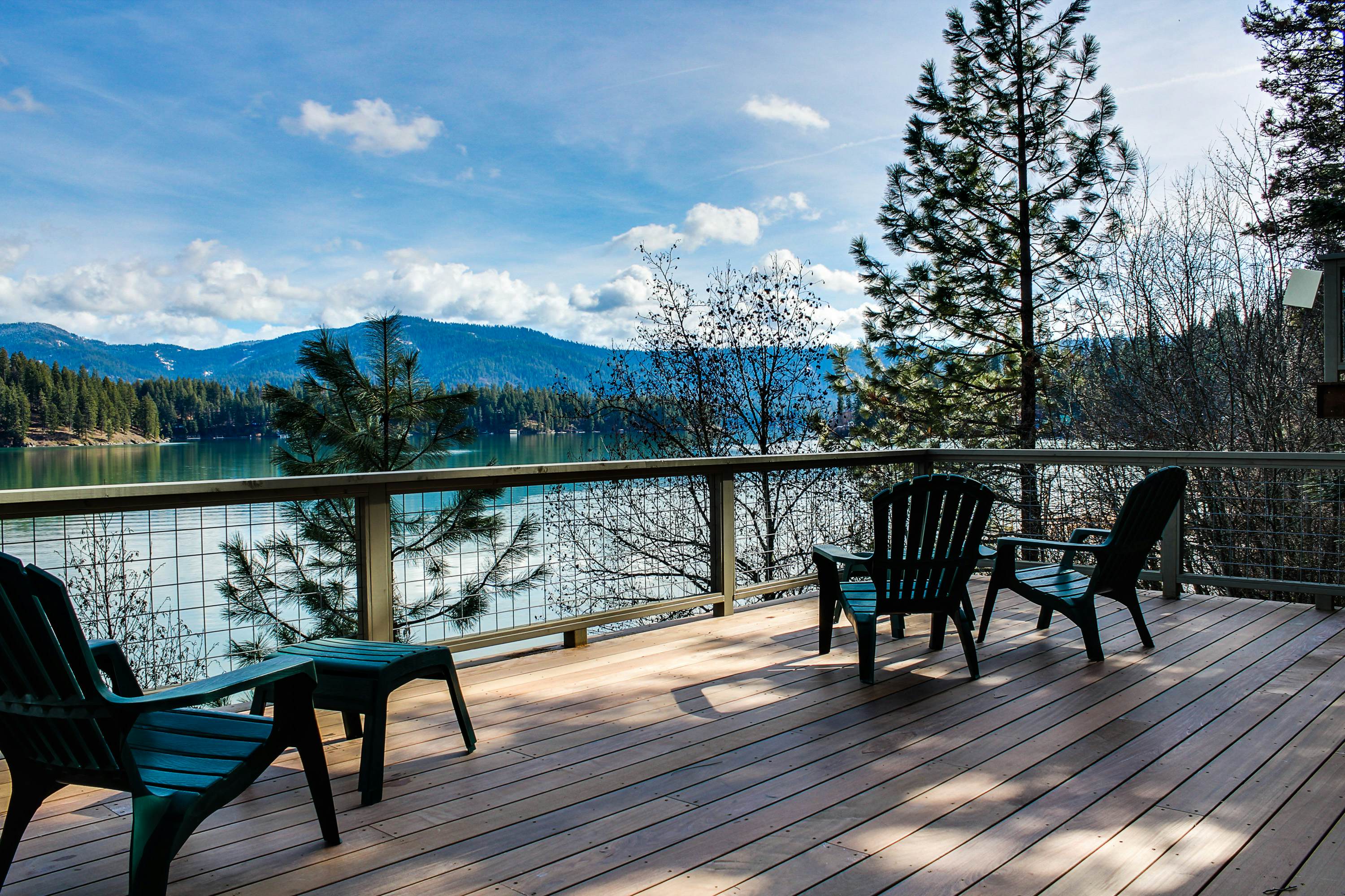 Gorgeous Lakefront Retreat
