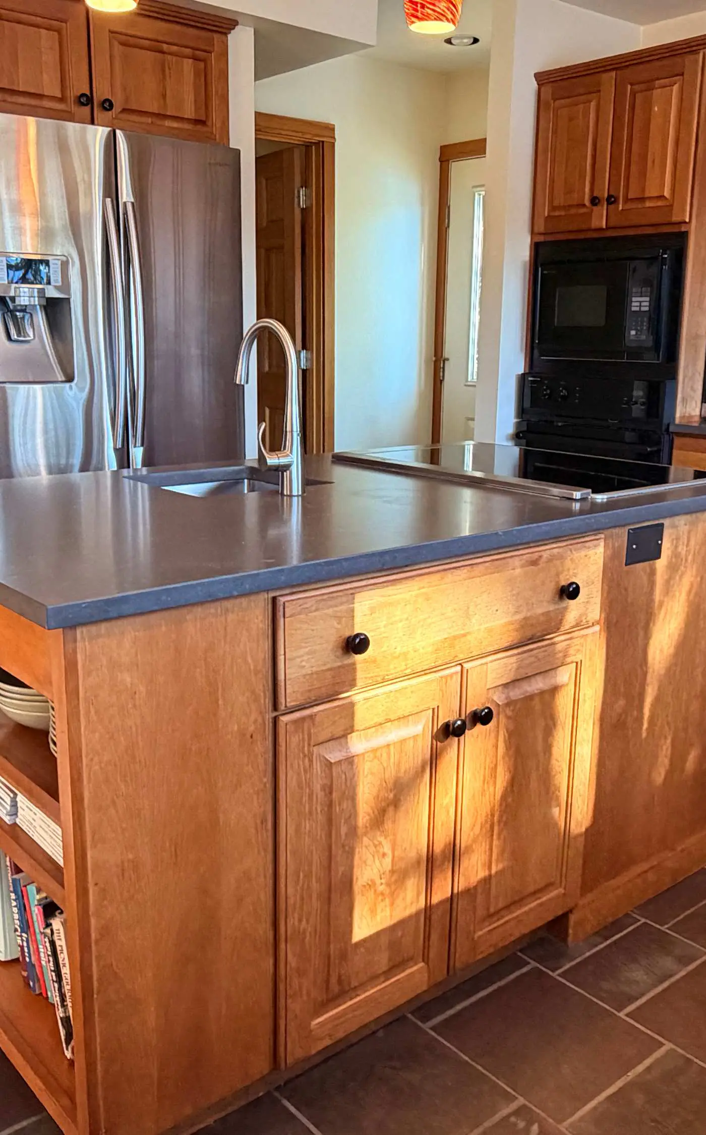 Lake House, Private Dock & Decks, 4BR