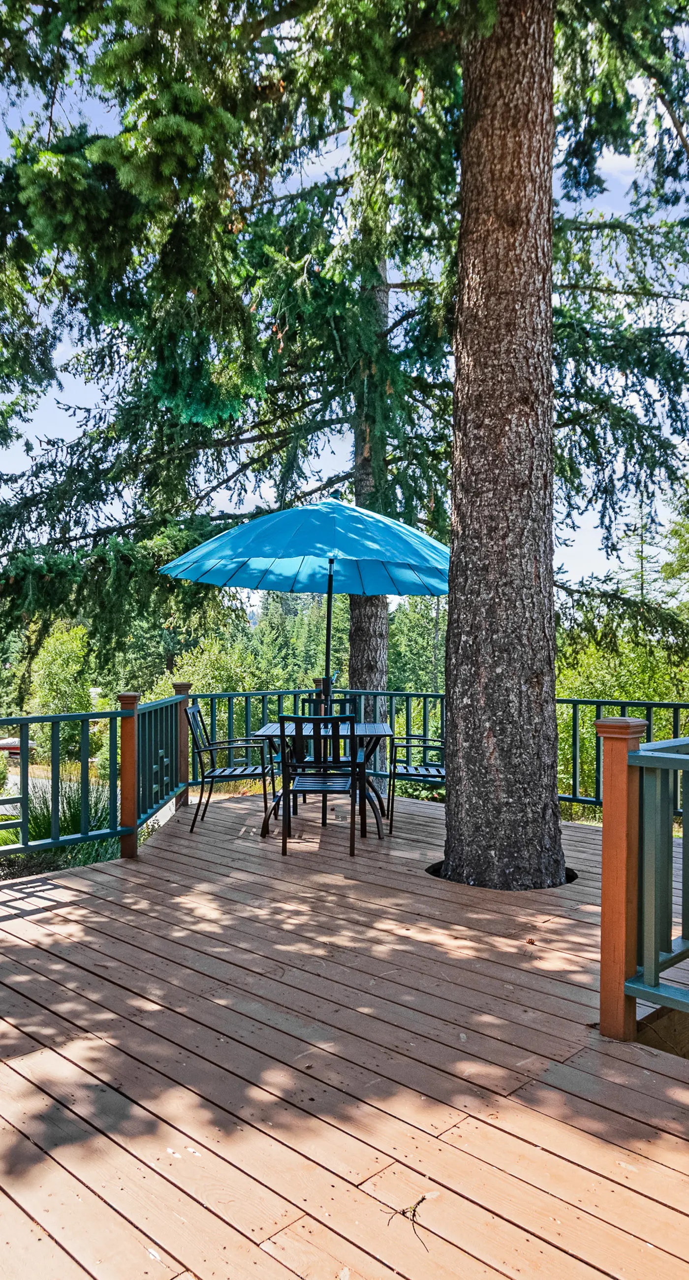 Hayden Lake Views | 2BR Deck Retreat Sleeps 7