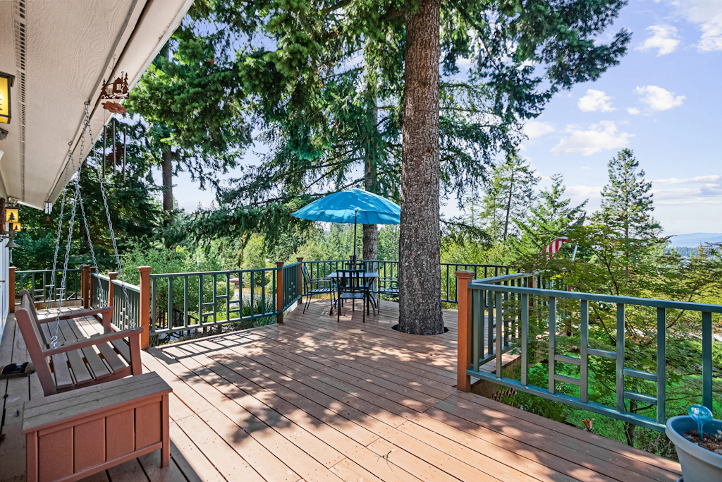 Hayden Lake Views | 2BR Deck Retreat Sleeps 7