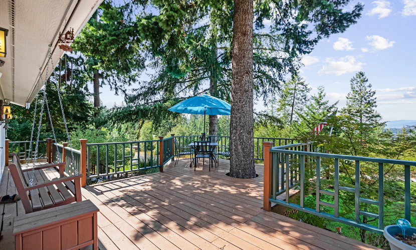 Hayden Lake Views | 2BR Deck Retreat Sleeps 7