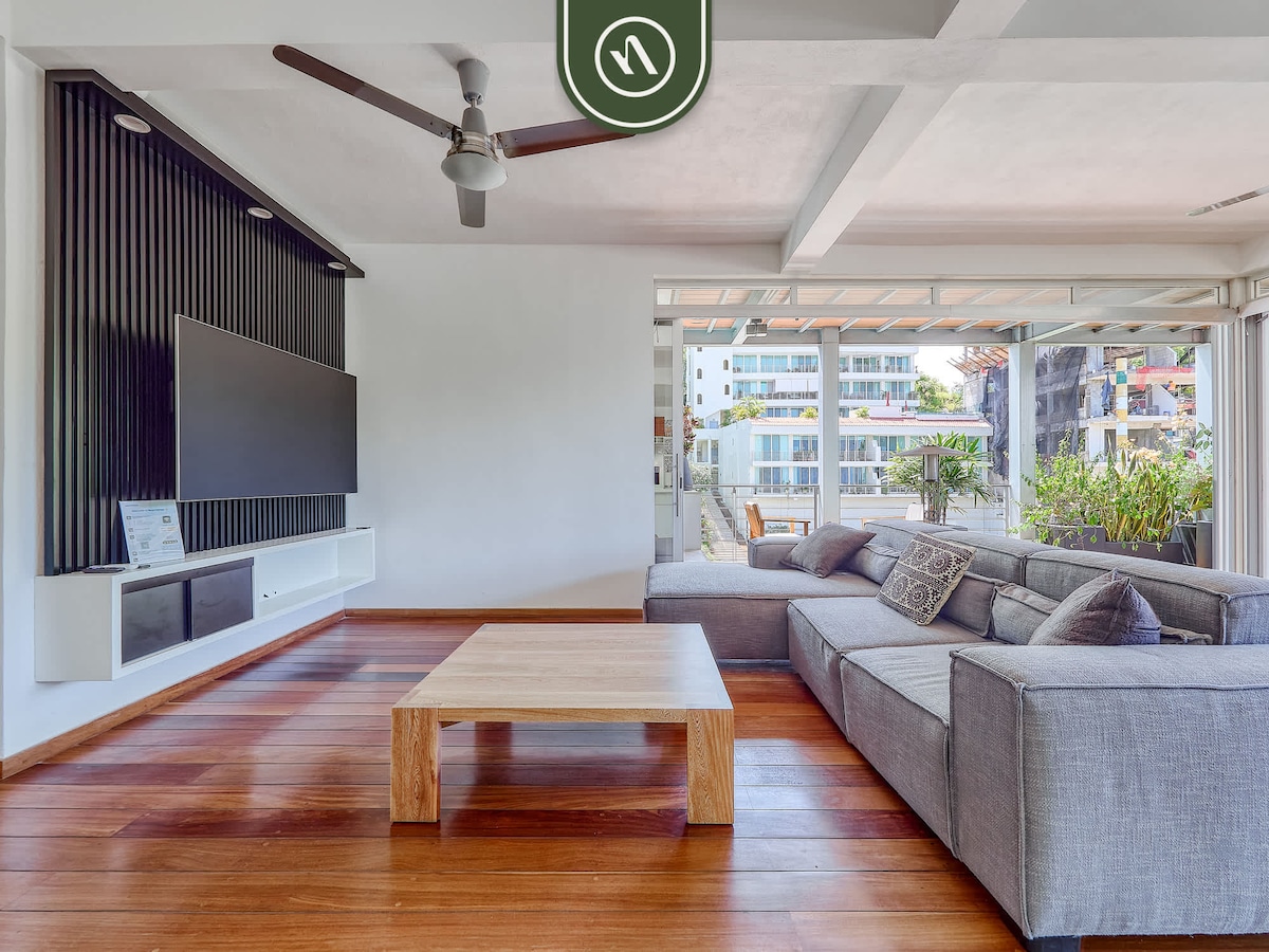 Ecofriendly 2BR Condo - Private Jacuzzi - Rooftop