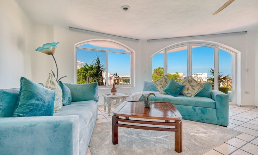 2BR Condo - Dipping Pool - Outstanding View