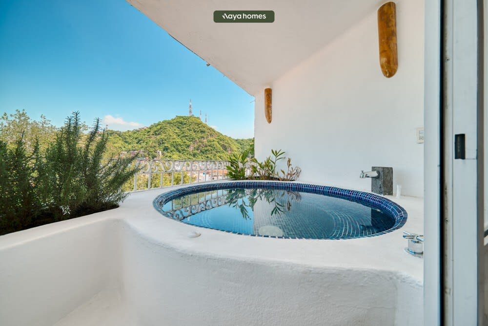 2BR Condo - Dipping Pool - Outstanding View