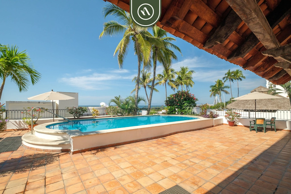 One Beach Street 608 B
