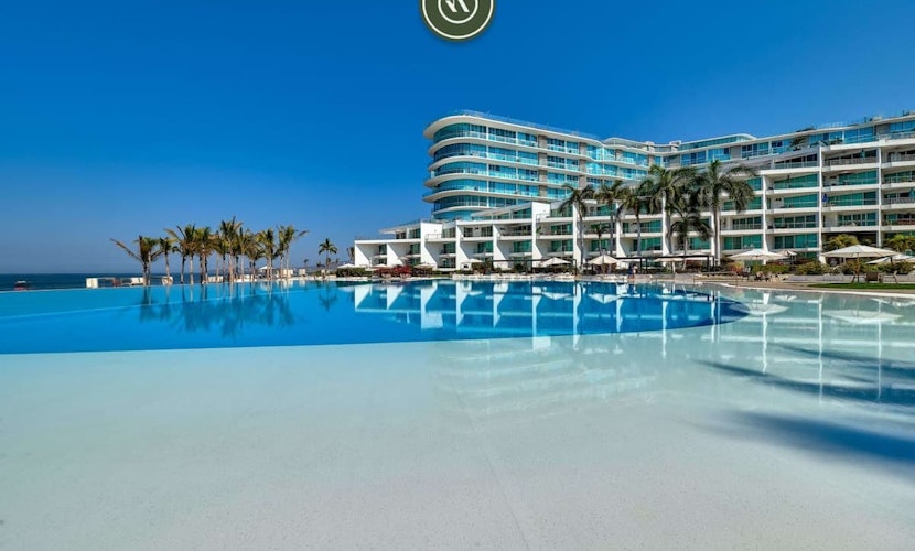 2BR with Private Balcony - Oceanfront Building