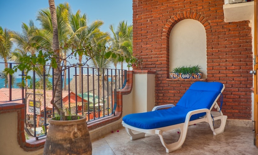 Ocean view 2Br Condo-Balcony-Beach-Pool - 204