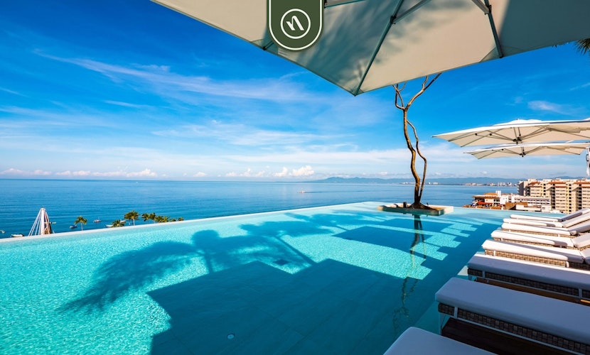 Luxury 1 BR Condo in Pier 57 - Infinity Pool