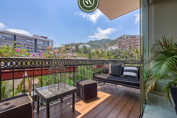 Luxury 1 BR Condo in Pier 57 - Infinity Pool