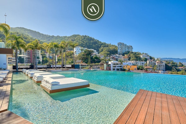 Luxury 1BR Condo with Private Terrace - Ocean View