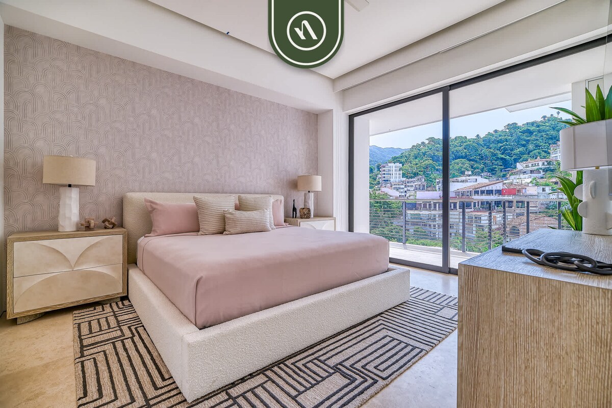 Luxury 1BR Condo with Private Terrace - Ocean View