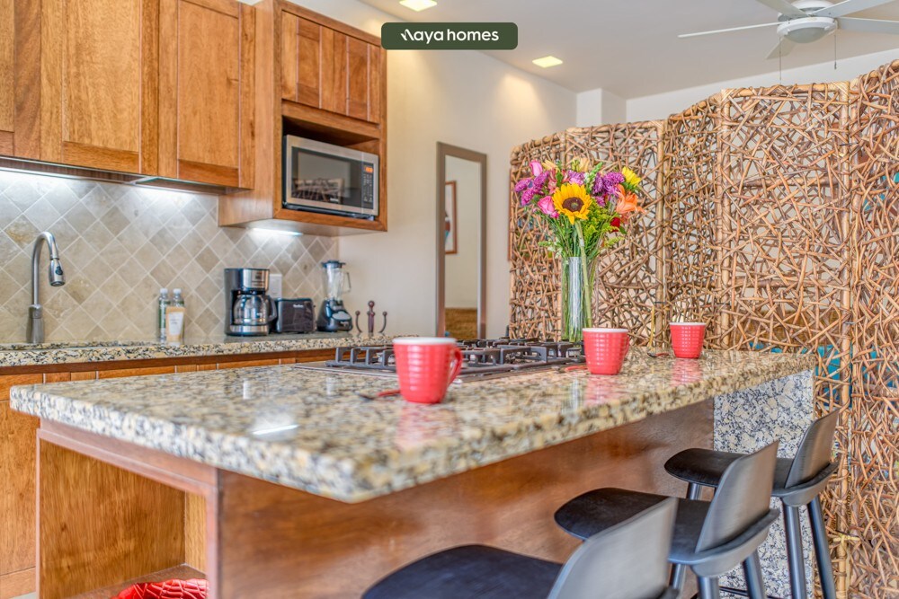 Chic Studio -Rooftop Pool - Ocean View - King Bed