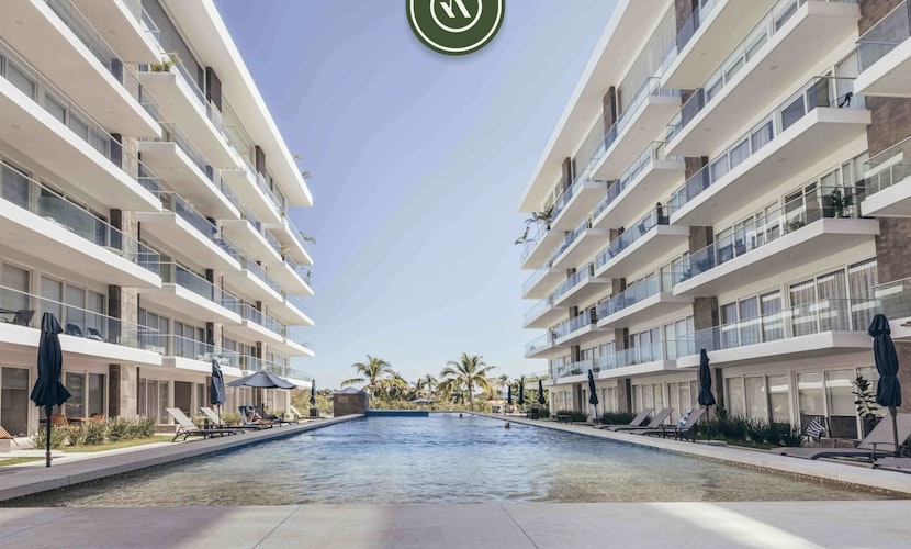 3BR Condo Right Next to the Beach - Pool - Palapa