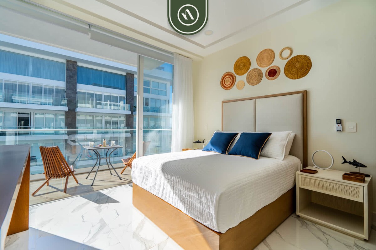 3BR Condo Right Next to the Beach - Pool - Palapa