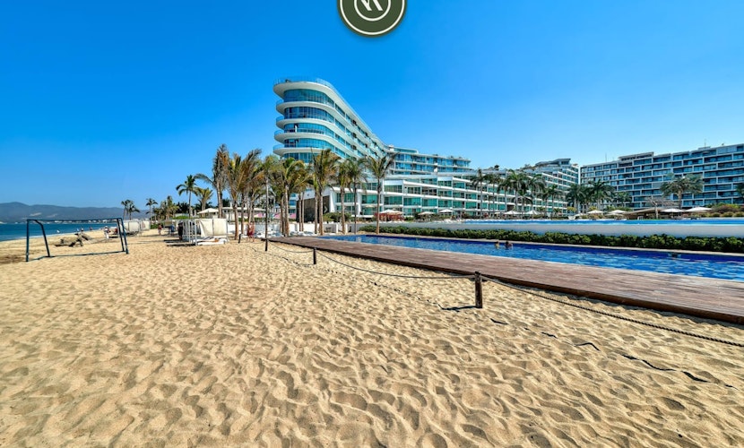 Oceanfront 2BR Condo -Private Balcony - Beach