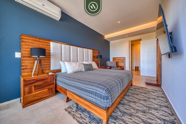 Oceanfront 2BR Condo -Private Balcony - Beach