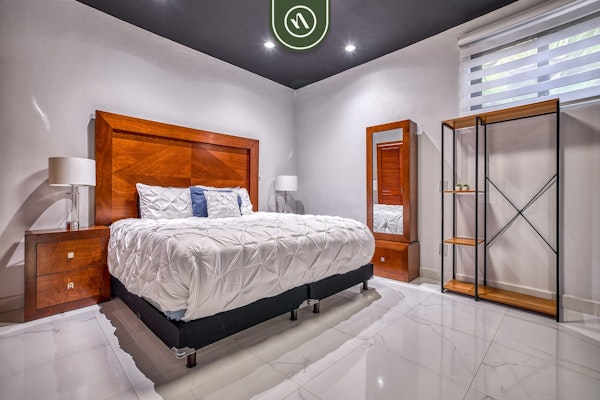 Modern 2BR Condo in Old Town - Private Terrace