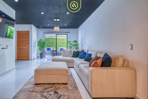 Modern 2BR Condo in Old Town - Private Terrace