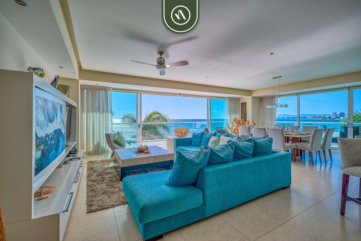 Oceanfront 4 BR Condo - Beach - Infinity Pool