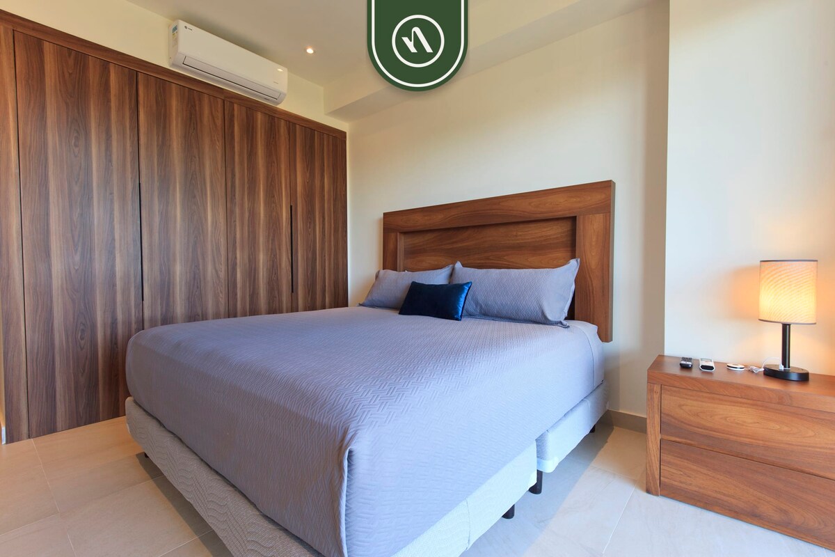 Cozy Apt with Private Terrace - Pool - King Beds