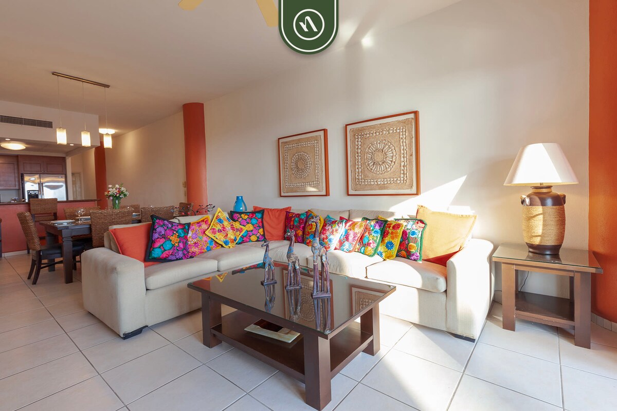Mexican Styled 2 BR Condo - Beachfront - Pool